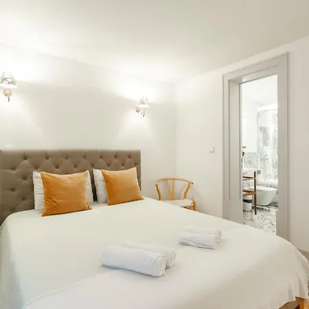 Bedrooms In Shared In Modern In Downtown