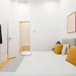 Πανσιόν Bedrooms In Shared In Modern In Downtown