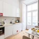 Bedrooms In Shared In Modern In Downtown Lisboa