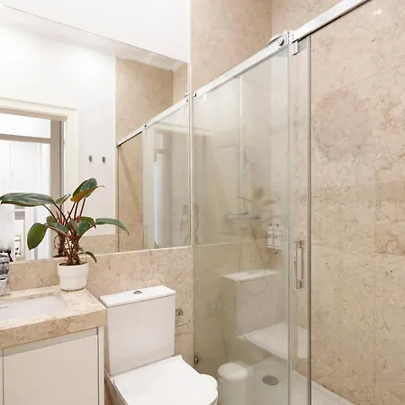 Bedrooms In Shared In Modern In Downtown *