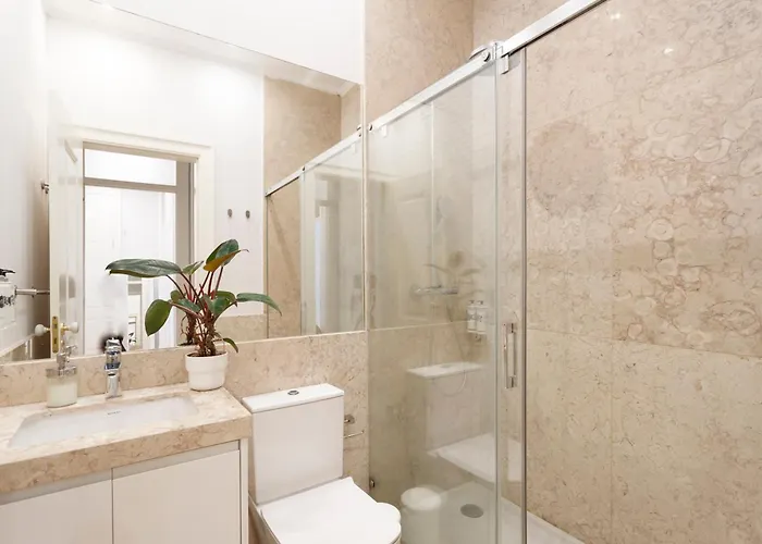 Bedrooms In Shared In Modern In Downtown *